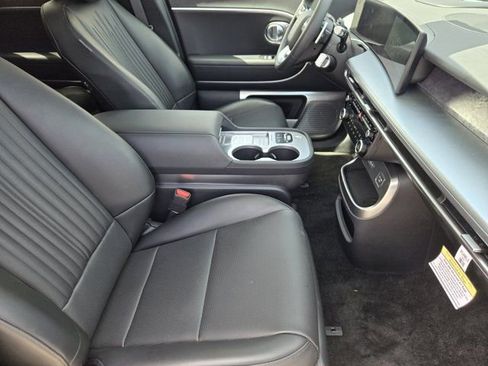 Certified 2026 Hyundai Ioniq 9 Calligraphy image 13