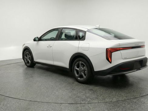 Used 2025 Kia K4 FWD image 6