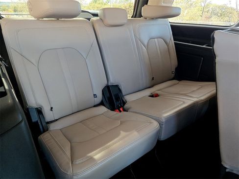 Used 2024 Ford Expedition Limited image 30