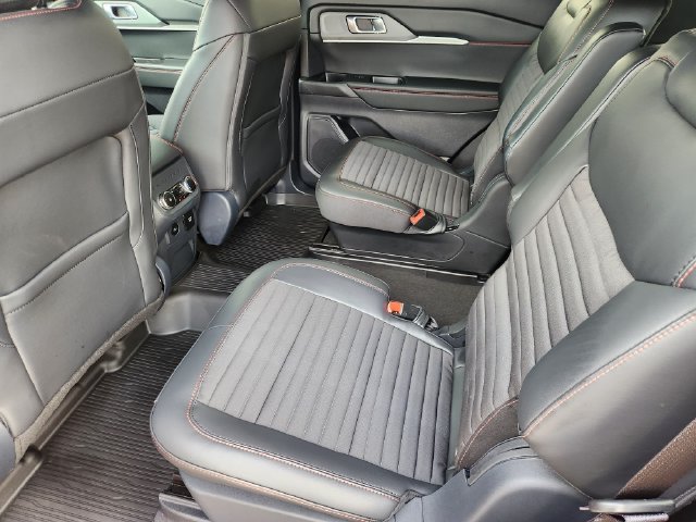 Used 2025 Ford Explorer ST-Line w/ Premium Package RWD image 30