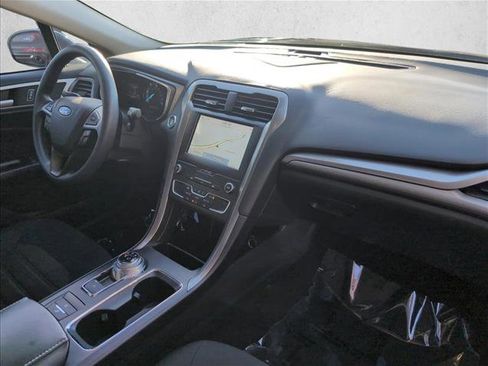 Used 2020 Ford Fusion SE image 22