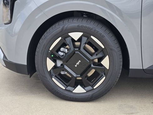 New 2026 Kia Carnival EX FWD image 9