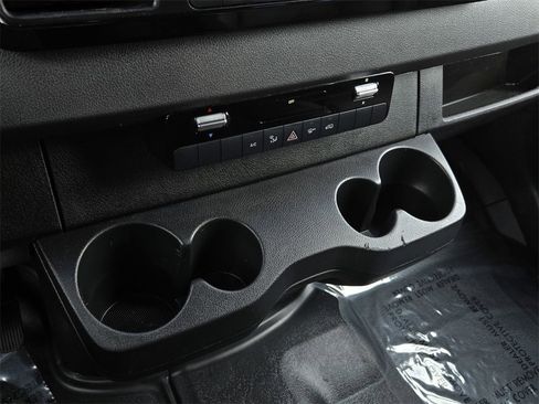 Used 2025 Mercedes-Benz Sprinter 2500 image 16