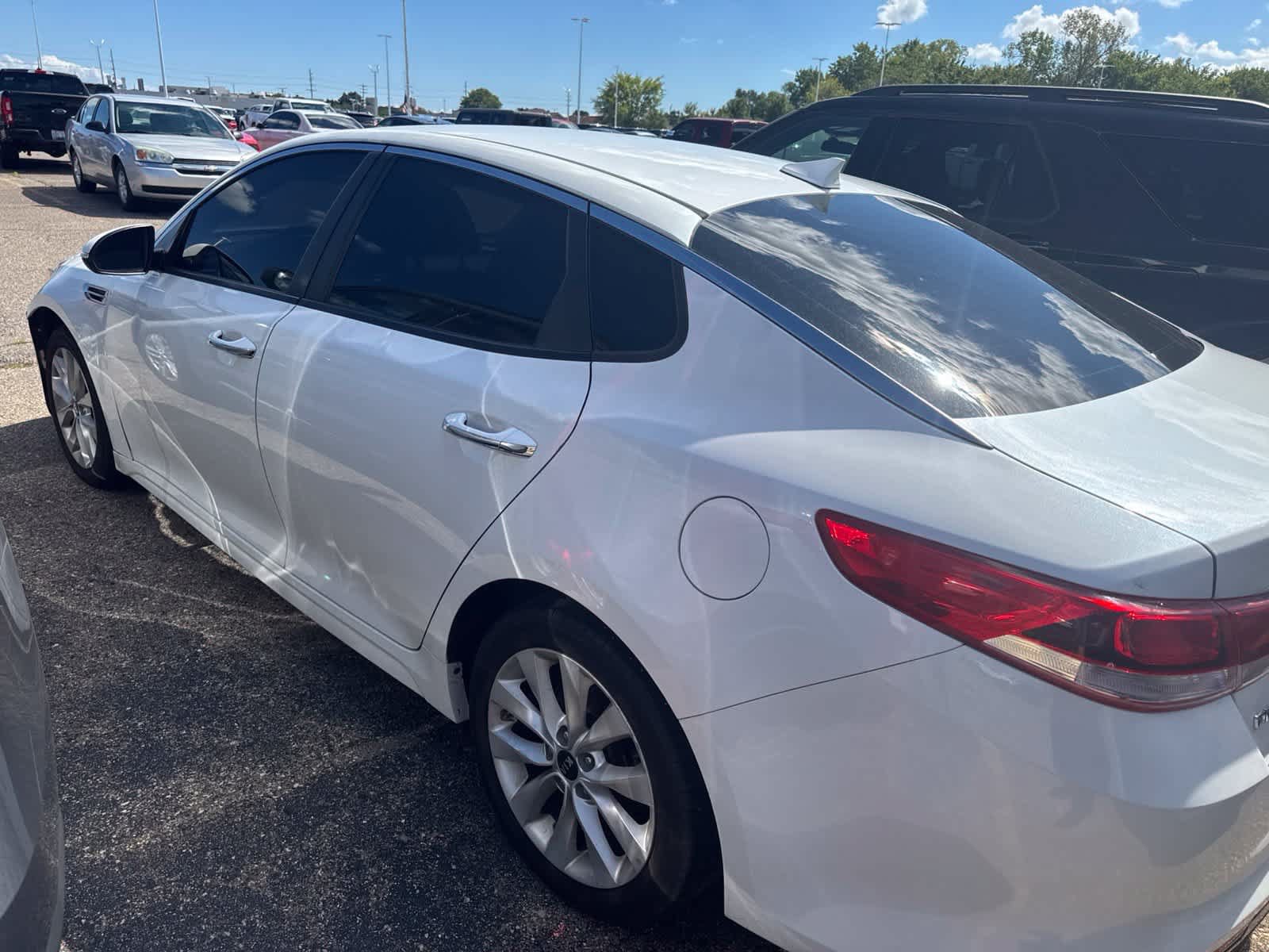 Used 2016 Kia Optima LX FWD image 28