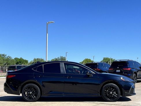 Used 2025 Toyota Camry SE w/ Convenience Package AWD/4WD image 3