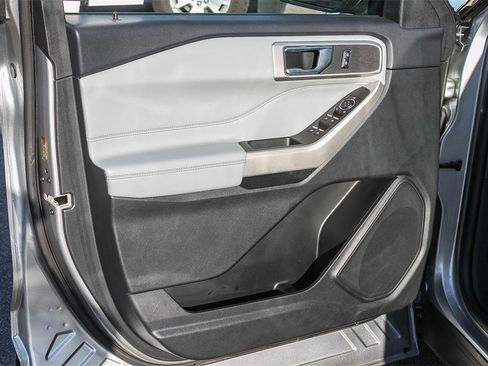 Used 2023 Ford Explorer XLT w/ Equipment Group 202A image 27