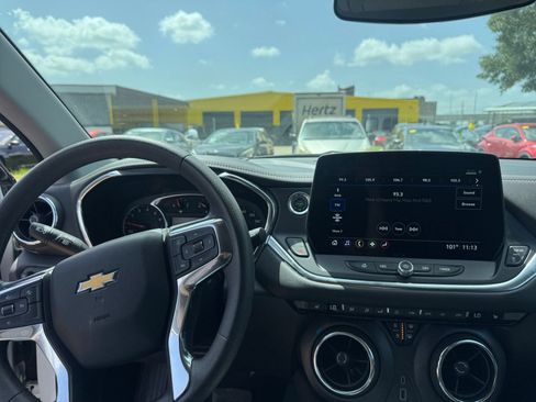 Used 2025 Chevrolet Blazer LT FWD image 28