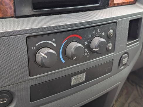 Used 2006 Dodge Ram 3500 Truck SLT w/ Quad Cab Big Horn Value Group image 12