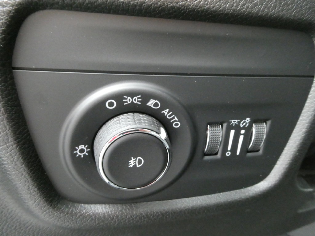 Used 2021 Jeep Grand Cherokee L Limited AWD/4WD image 26