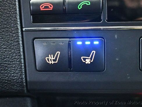 Used 2010 Mercedes-Benz E 550 4MATIC Sedan image 43