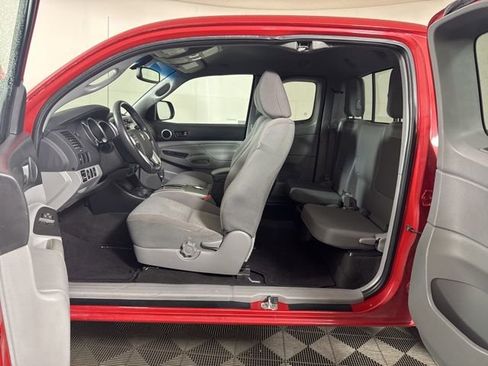 Used 2012 Toyota Tacoma 4x4 Access Cab V6 w/ SR5 Pkg image 14