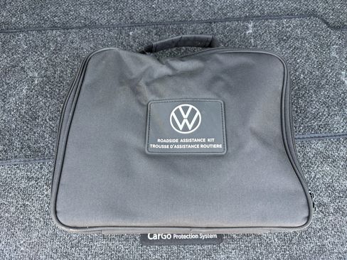 Used 2024 Volkswagen Atlas Cross Sport SEL Premium R-Line AWD/4WD image 9