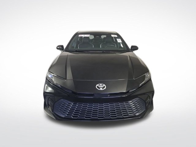 Used 2025 Toyota Camry SE FWD image 2