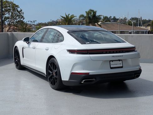 New 2025 Porsche Panamera 4 image 3