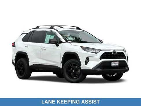 Used 2021 Toyota RAV4 LE w/ Carpet Mat Package (TMS) AWD/4WD image 2