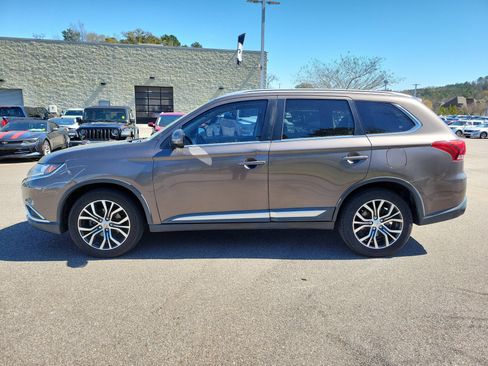Used 2018 Mitsubishi Outlander SEL image 19