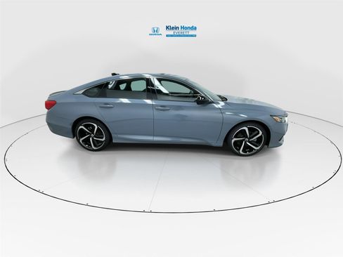 Used 2022 Honda Accord Sport image 3