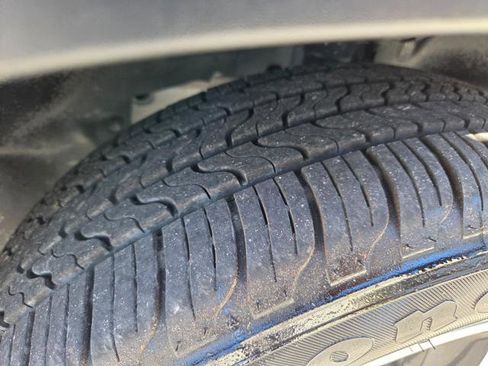 Used 2019 Jeep Cherokee Limited image 7