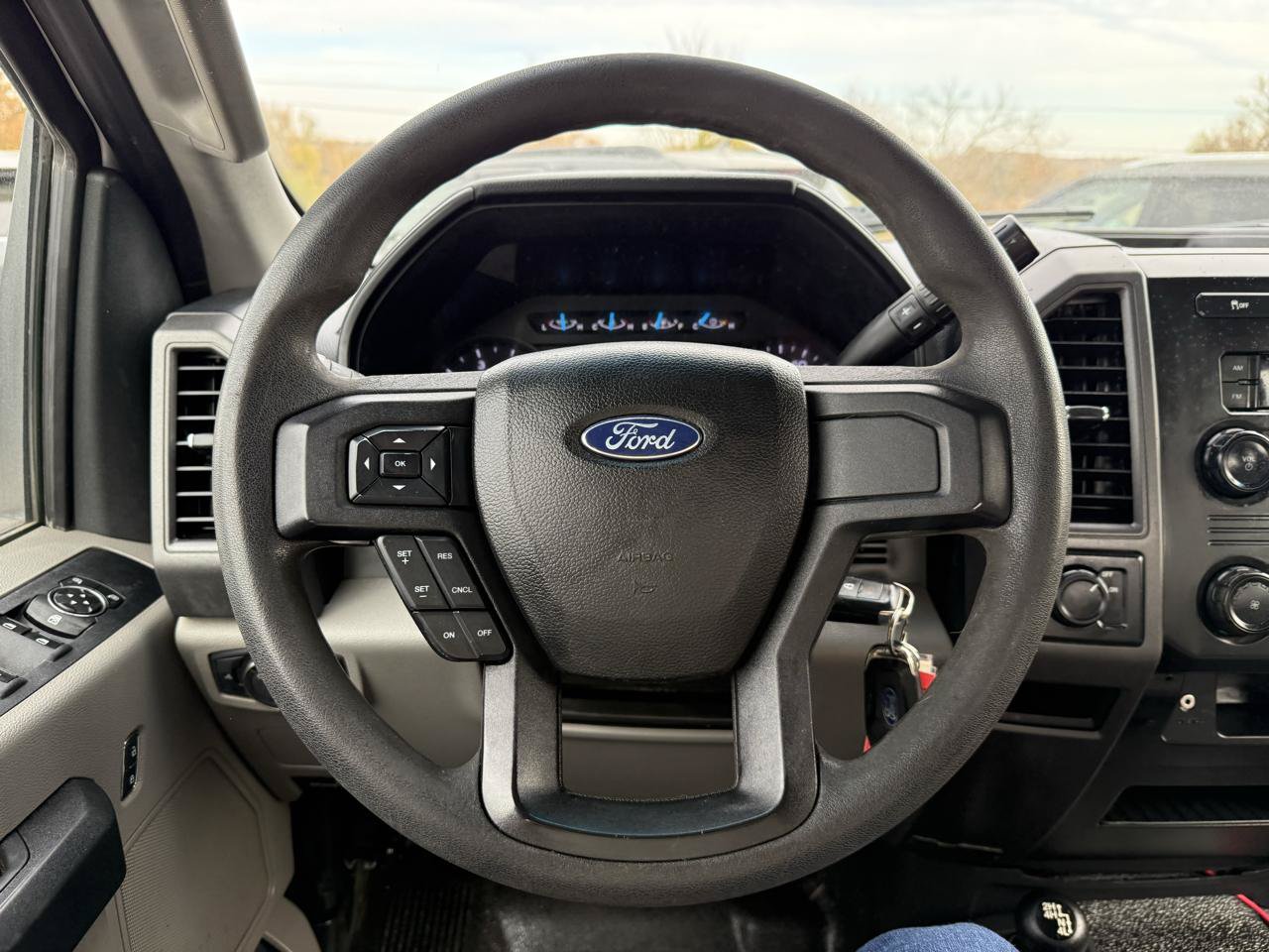 Used 2017 Ford F250 XL w/ Power Equipment Group AWD/4WD image 17