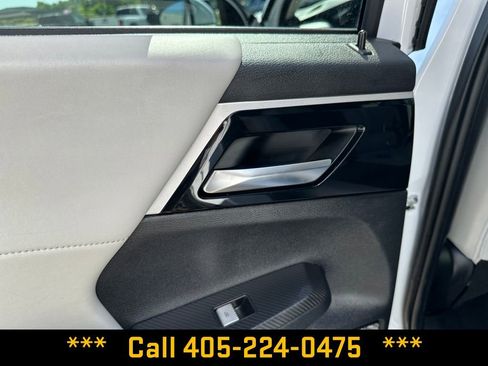 Used 2025 Mitsubishi Outlander SE AWD/4WD image 24