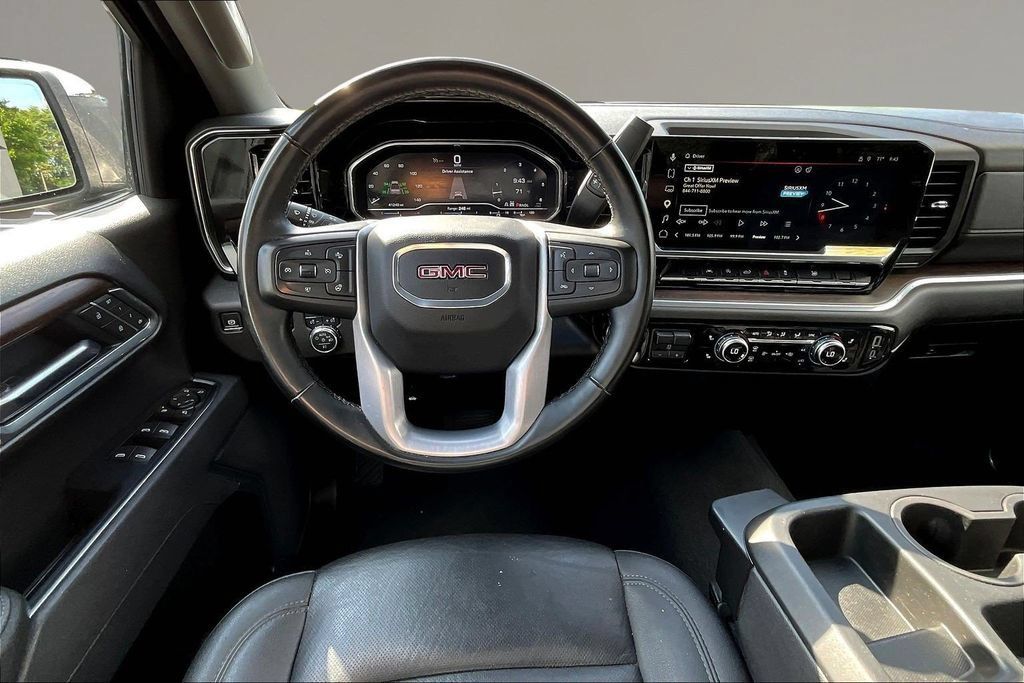 Used 2025 GMC Sierra 1500 SLT AWD/4WD image 9