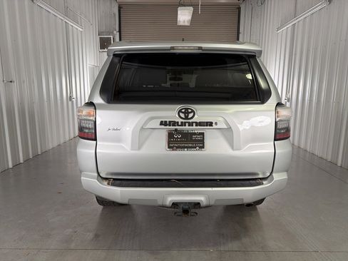 Used 2018 Toyota 4Runner SR5 Premium image 6