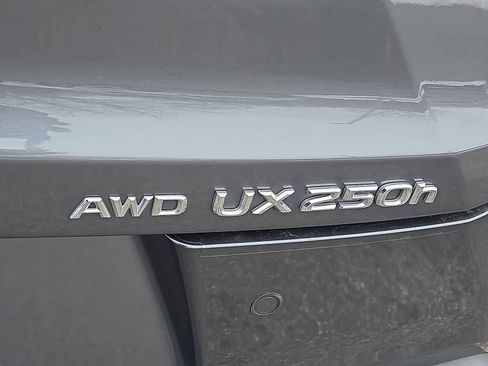 Used 2024 Lexus UX 250h F Sport image 32