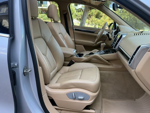 Used 2014 Porsche Cayenne S AWD/4WD image 5