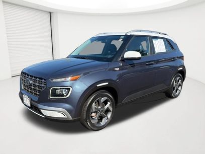 Used 2023 Hyundai Venue Limited w/ Cargo Package