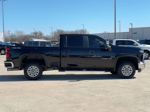 Used 2025 Chevrolet Silverado 2500 LT w/ Convenience Package image 8
