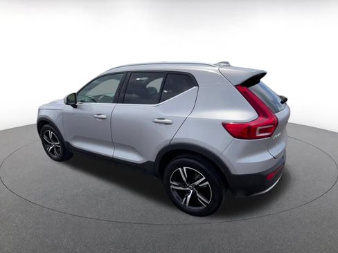 Used 2024 Volvo XC40 B5 Core AWD/4WD image 10