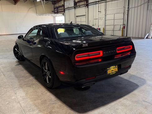 Used 2015 Dodge Challenger R/T w/ Quick Order Package 28B R/T RWD image 4