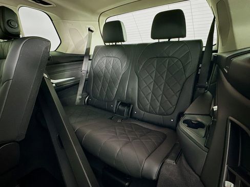 Certified 2023 BMW X7 xDrive40i w/ Executive Package image 28