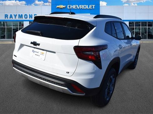 New 2026 Chevrolet Trax LT w/ LPO, Blackout Package image 4