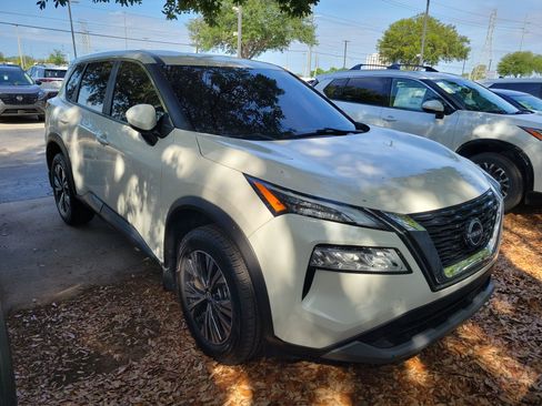 Certified 2023 Nissan Rogue SV FWD image 1