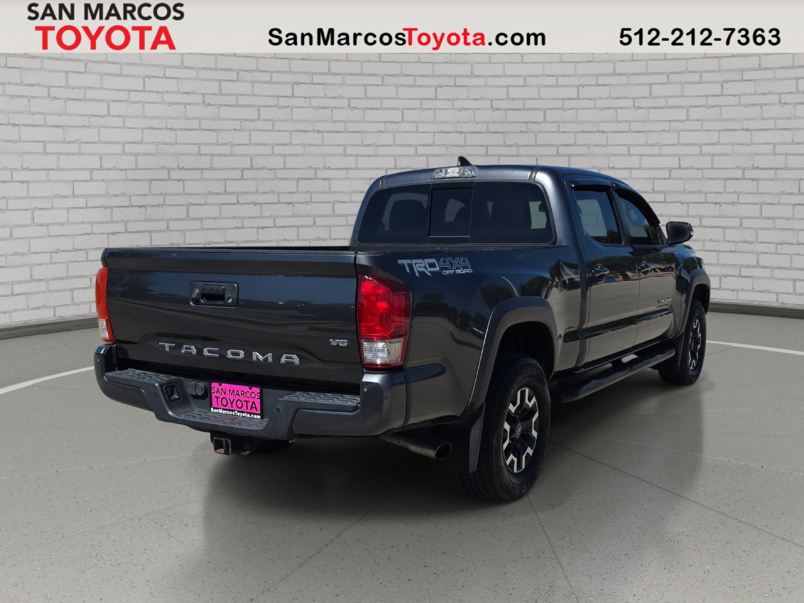 Used 2017 Toyota Tacoma TRD Off-Road w/ Premium & Technology Package AWD/4WD image 6