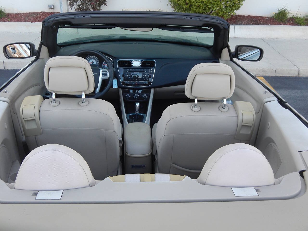 Used 2013 Chrysler 200 Touring FWD image 2