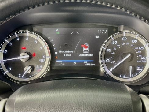 Used 2022 Toyota Highlander XLE AWD/4WD image 12