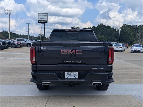Used 2023 GMC Sierra 1500 Denali w/ Technology Package AWD/4WD image 8
