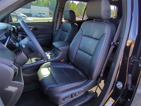 Certified 2023 Chevrolet Traverse RS image 11