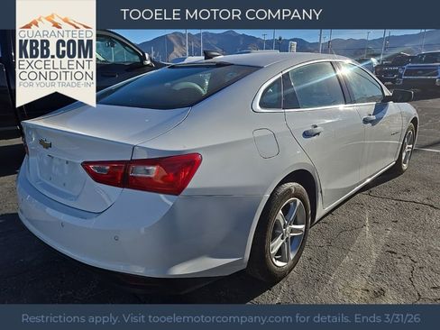 Used 2023 Chevrolet Malibu LS w/ Driver Confidence Package image 2