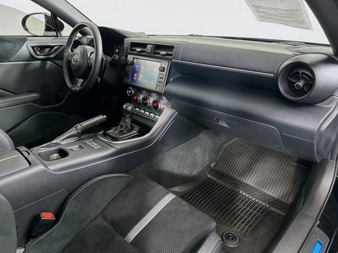 Used 2024 Toyota GR86 Premium RWD image 27