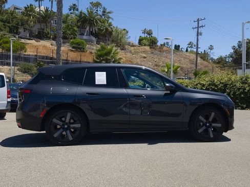 Used 2024 BMW iX xDrive50 AWD/4WD image 3