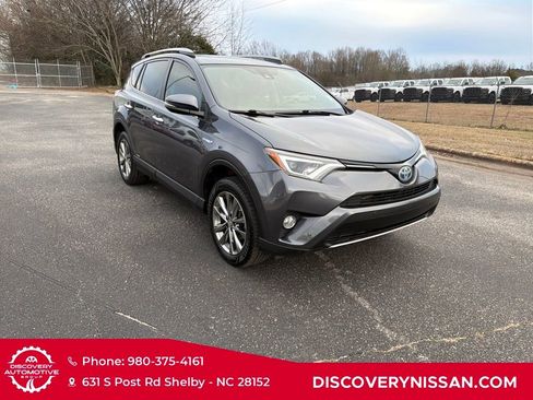 Used 2017 Toyota RAV4 Limited image 5