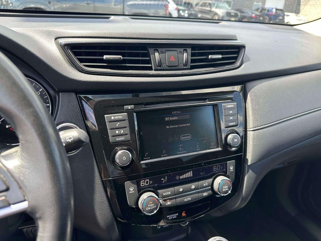 Used 2018 Nissan Rogue SV AWD/4WD image 29