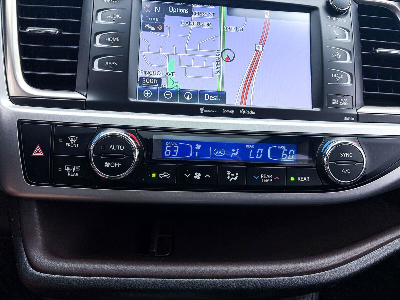 Used 2019 Toyota Highlander XLE FWD image 22