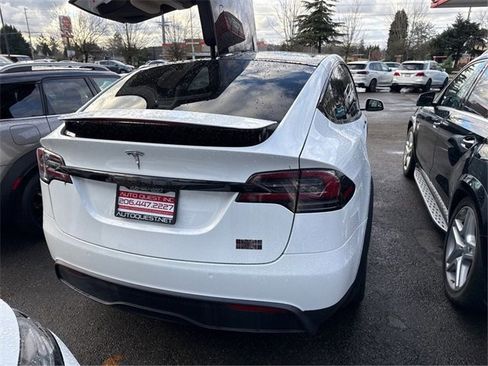 Used 2022 Tesla Model X Plaid image 16