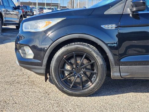 Used 2017 Ford Escape SE w/ SE Leather Comfort Package image 9