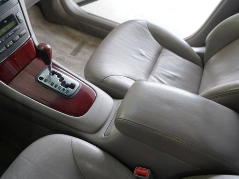 Used 2003 Lexus ES 330 4dr Sdn image 20