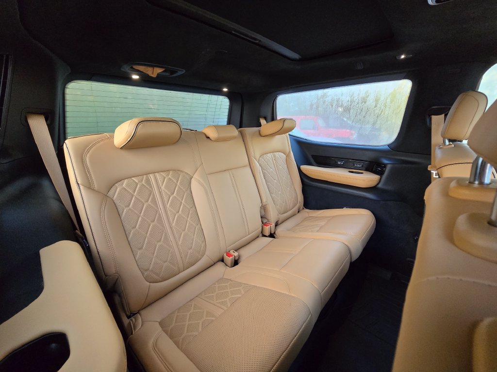 Used 2022 Jeep Grand Wagoneer Series III AWD/4WD image 23